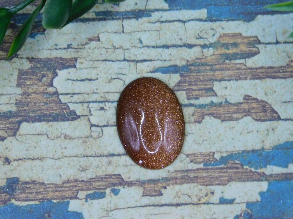 GOLDSTONE CABOCHON ROCK STONE LAPIDARY SPECIMEN: GOLDSTONE CABOCHON ROCK STONE LAPIDARY SPECIMEN