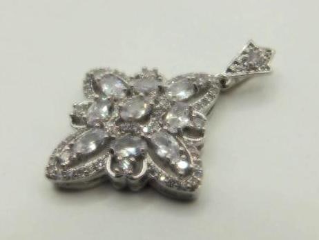 GENUINE STONE PENDANT ROCK STONE LAPIDARY SPECIMEN: GENUINE STONE PENDANT ROCK STONE LAPIDARY SPECIMEN