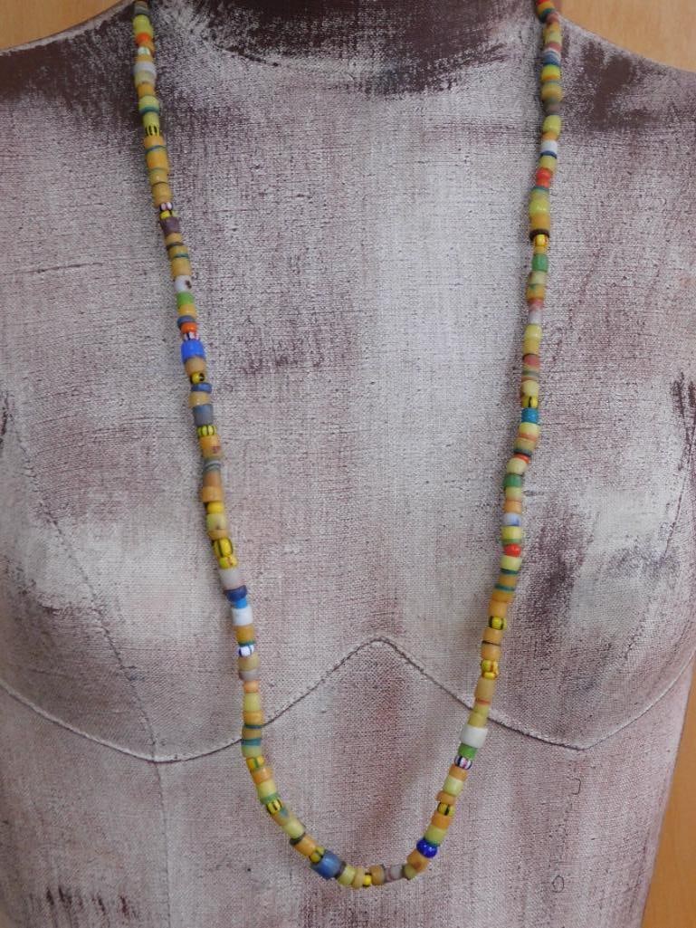 AFRICAN TRADE BEADS ROCK STONE LAPIDARY SPECIMEN (1 of 3)