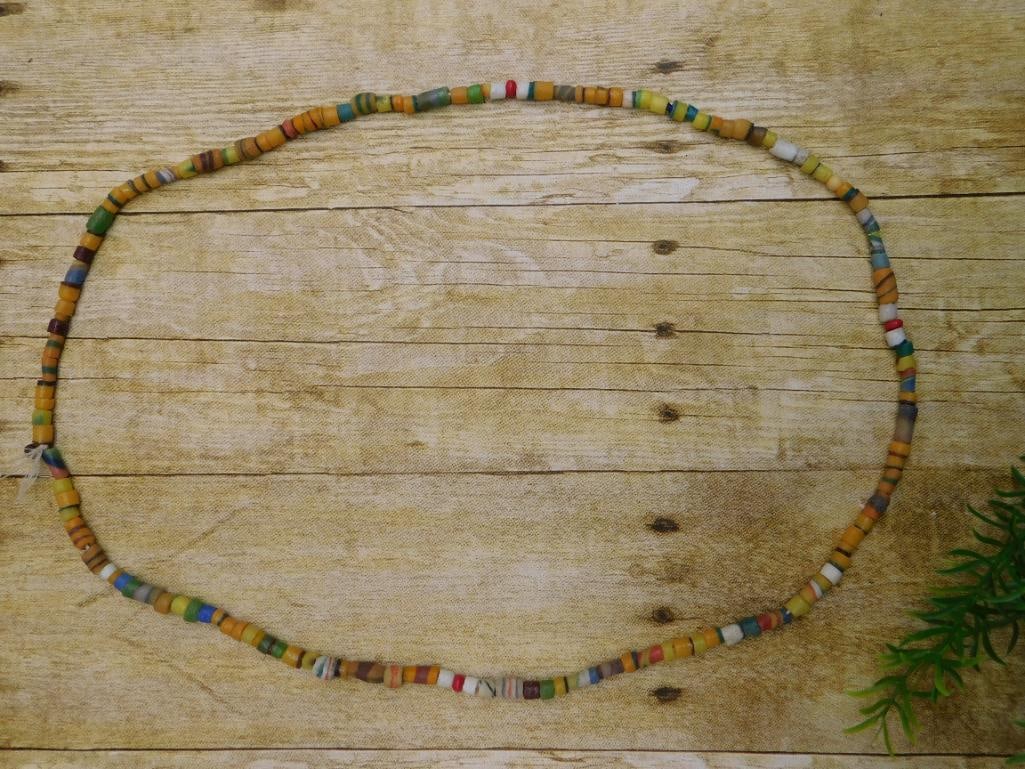 AFRICAN TRADE BEADS ROCK STONE LAPIDARY SPECIMEN (1 of 2)