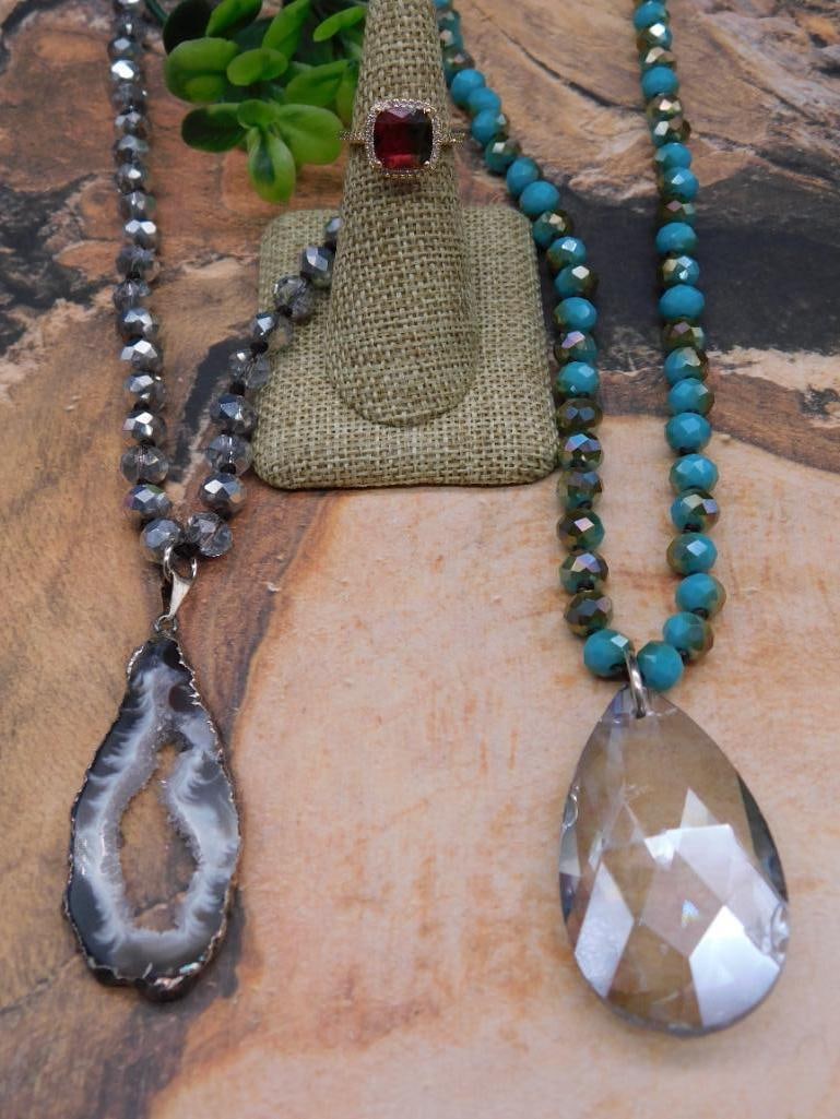 MIXED JEWELRY LOT ROCK STONE LAPIDARY SPECIMEN: MIXED JEWELRY LOT ROCK STONE LAPIDARY SPECIMEN