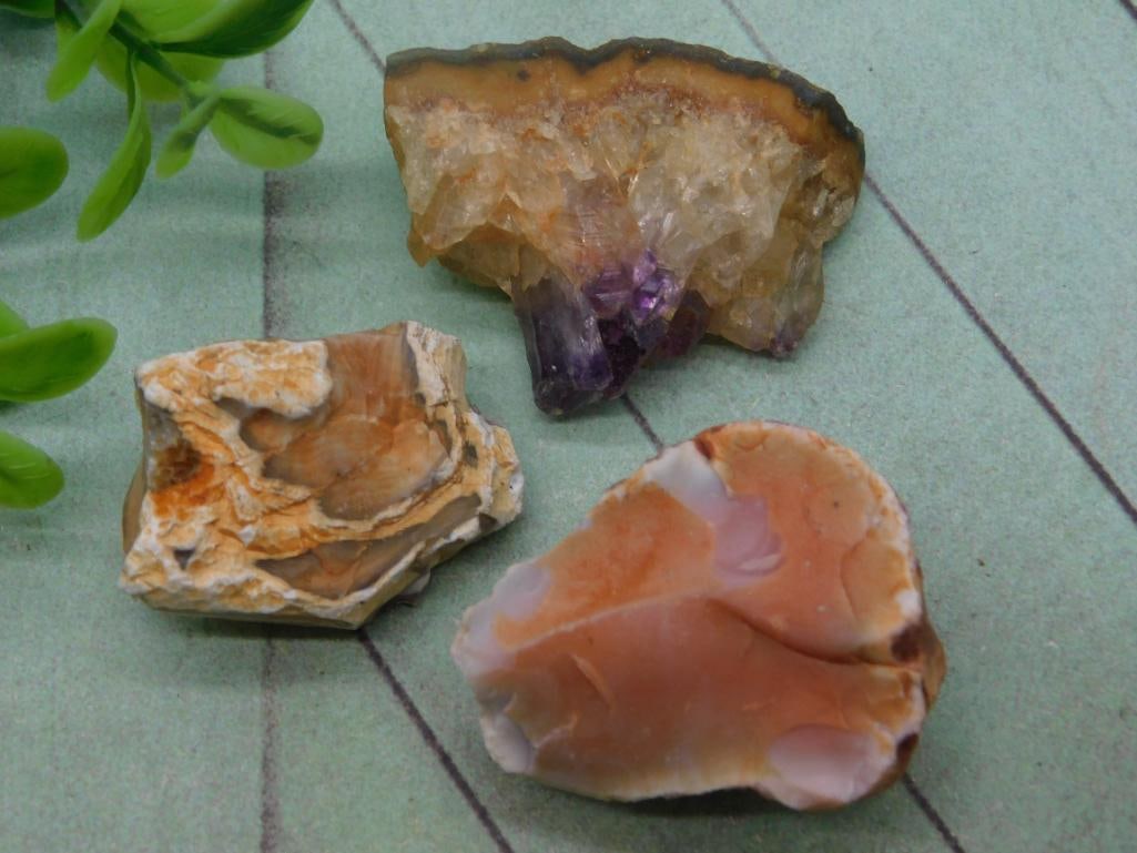 MIXED ROUGH ROCK STONE LAPIDARY SPECIMEN: MIXED ROUGH ROCK STONE LAPIDARY SPECIMEN