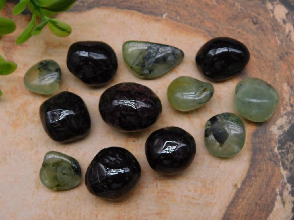 MIXED LOT ROCK STONE LAPIDARY SPECIMEN: MIXED LOT ROCK STONE LAPIDARY SPECIMEN