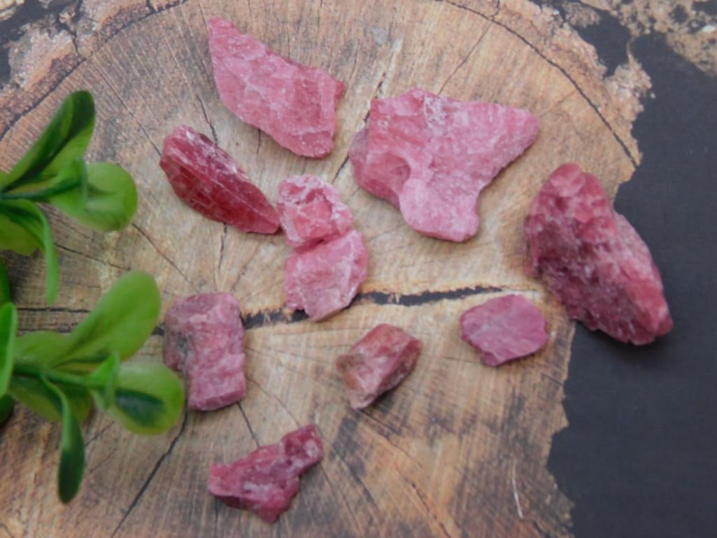 GEM RHODONITE ROCK STONE LAPIDARY SPECIMEN: GEM RHODONITE ROCK STONE LAPIDARY SPECIMEN