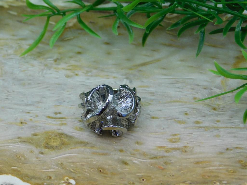 FLOWER RING ROCK STONE LAPIDARY SPECIMEN - 2