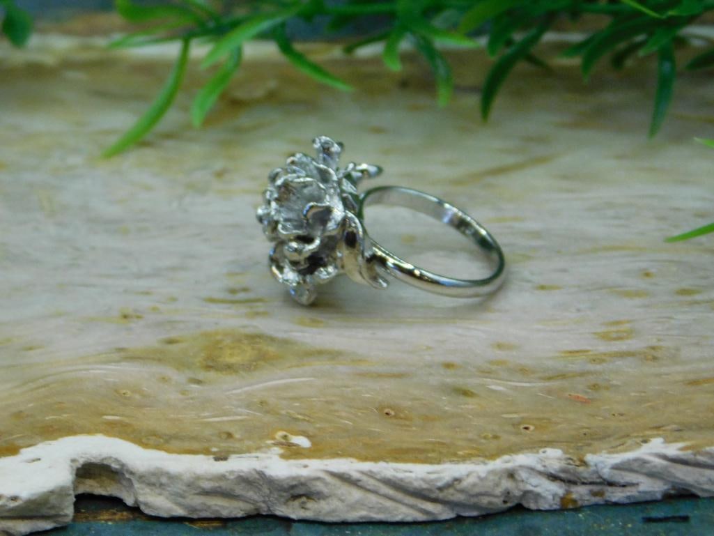 FLOWER RING ROCK STONE LAPIDARY SPECIMEN - 2