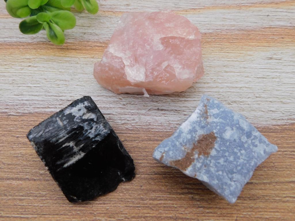 MIXED ROUGH LOT ROCK STONE LAPIDARY SPECIMEN: MIXED ROUGH LOT ROCK STONE LAPIDARY SPECIMEN