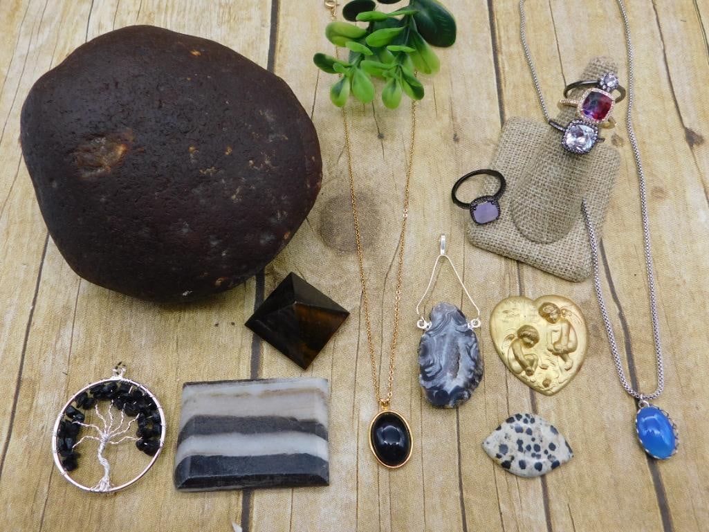 MIXED LOT ROCK STONE LAPIDARY SPECIMEN: MIXED LOT ROCK STONE LAPIDARY SPECIMEN