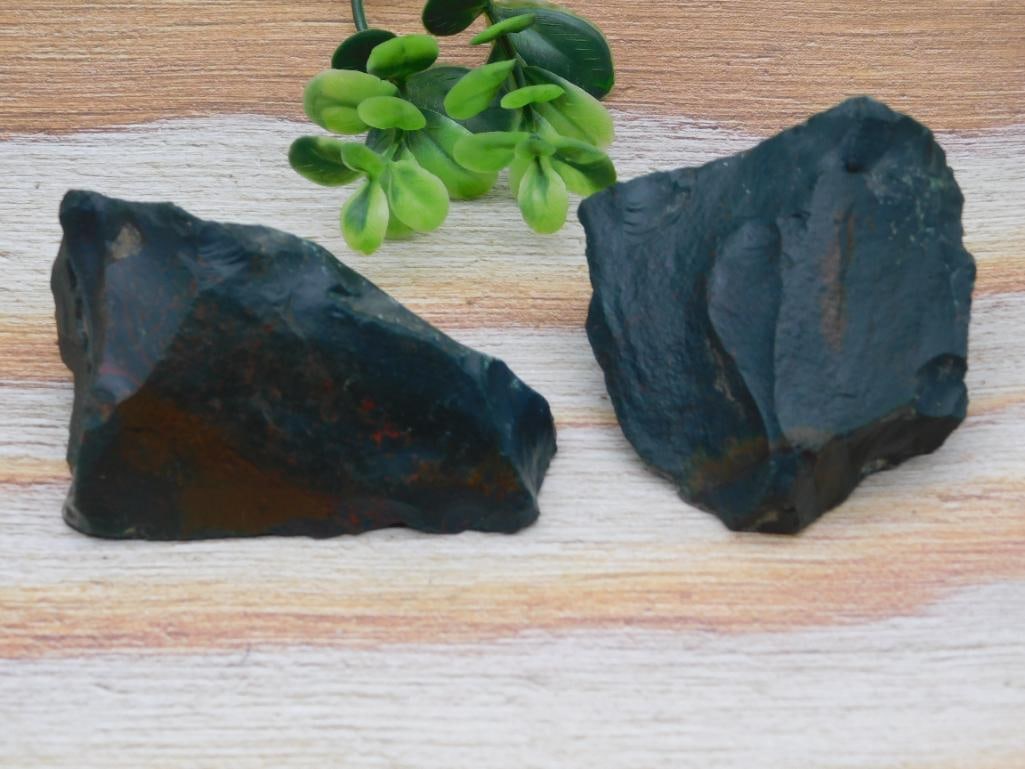BLOODSTONE ROCK STONE LAPIDARY SPECIMEN: BLOODSTONE ROCK STONE LAPIDARY SPECIMEN