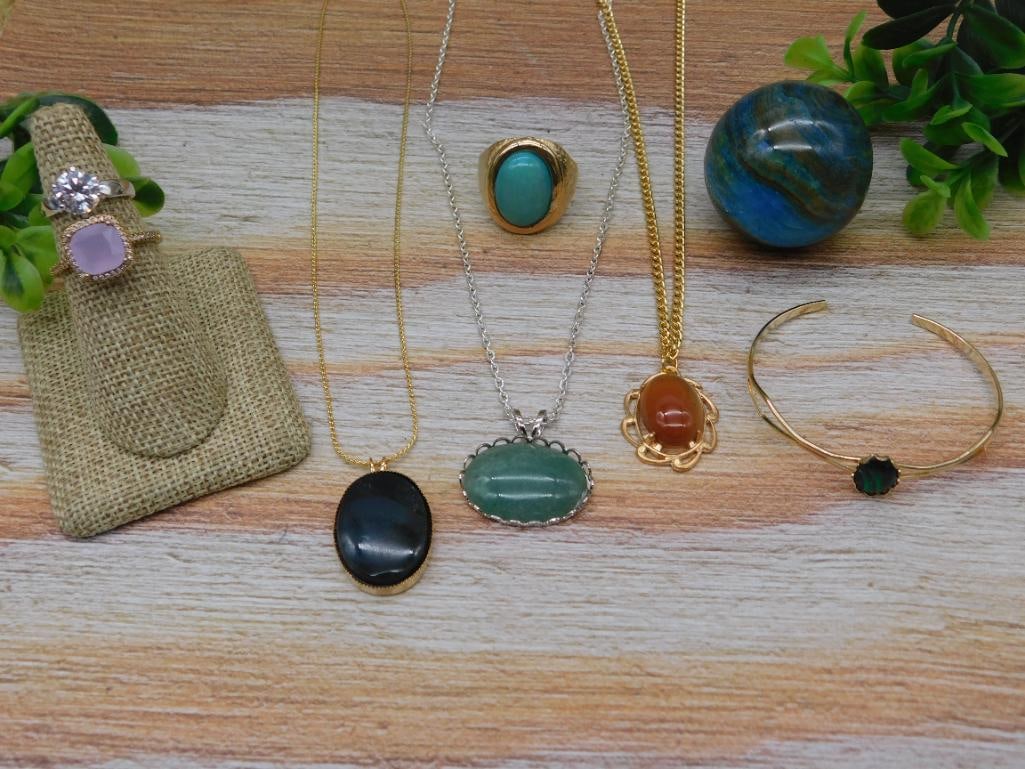 MIXED JEWELRY LOT ROCK STONE LAPIDARY SPECIMEN: MIXED JEWELRY LOT ROCK STONE LAPIDARY SPECIMEN