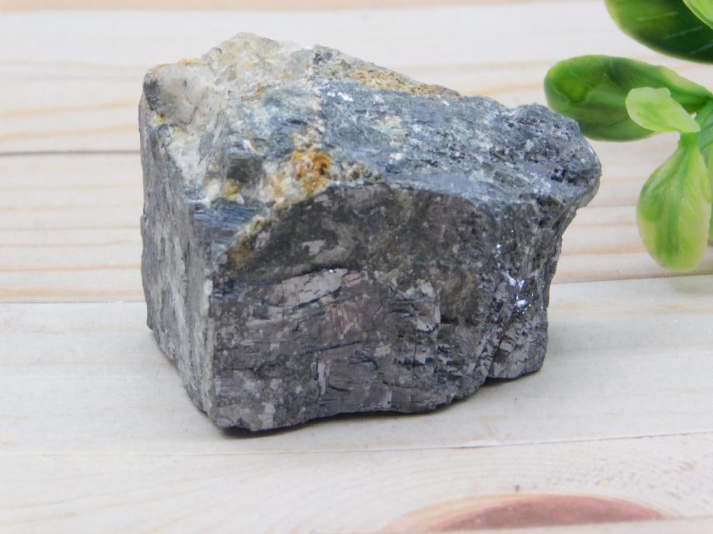 ROCK STONE LAPIDARY SPECIMEN: ROCK STONE LAPIDARY SPECIMEN