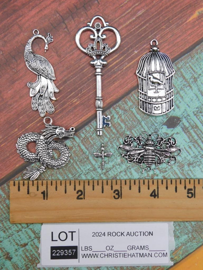 MIXED PENDANT LOT - 2