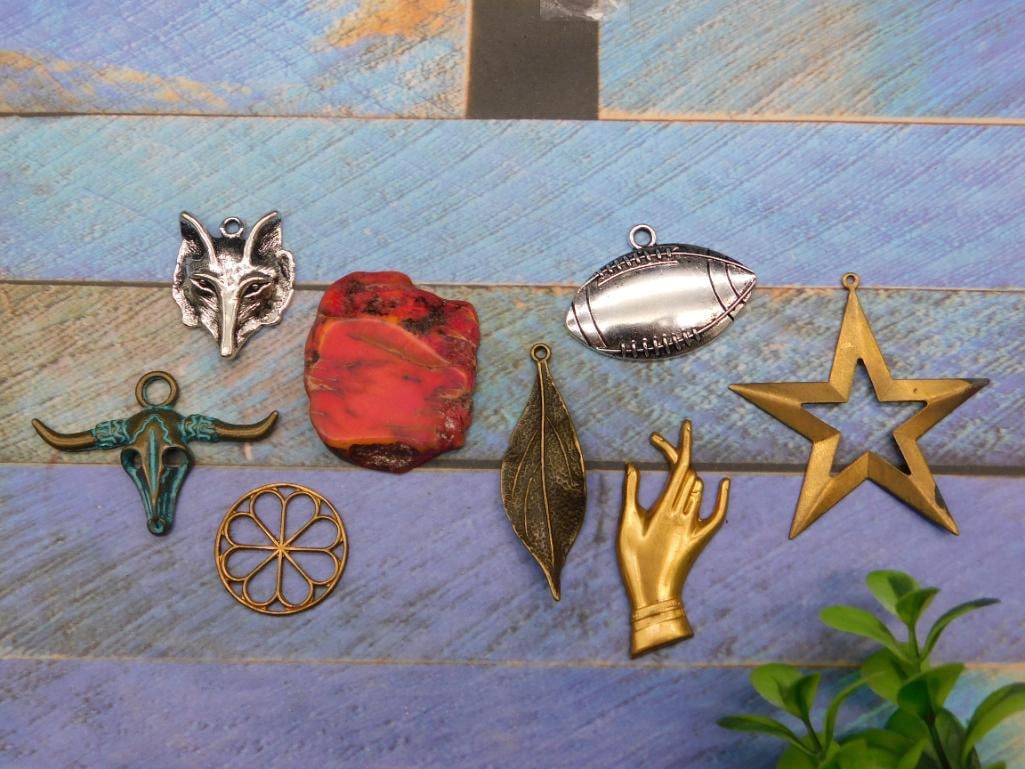 MIXED PENDANT LOT ROCK STONE LAPIDARY SPECIMEN: MIXED PENDANT LOT ROCK STONE LAPIDARY SPECIMEN