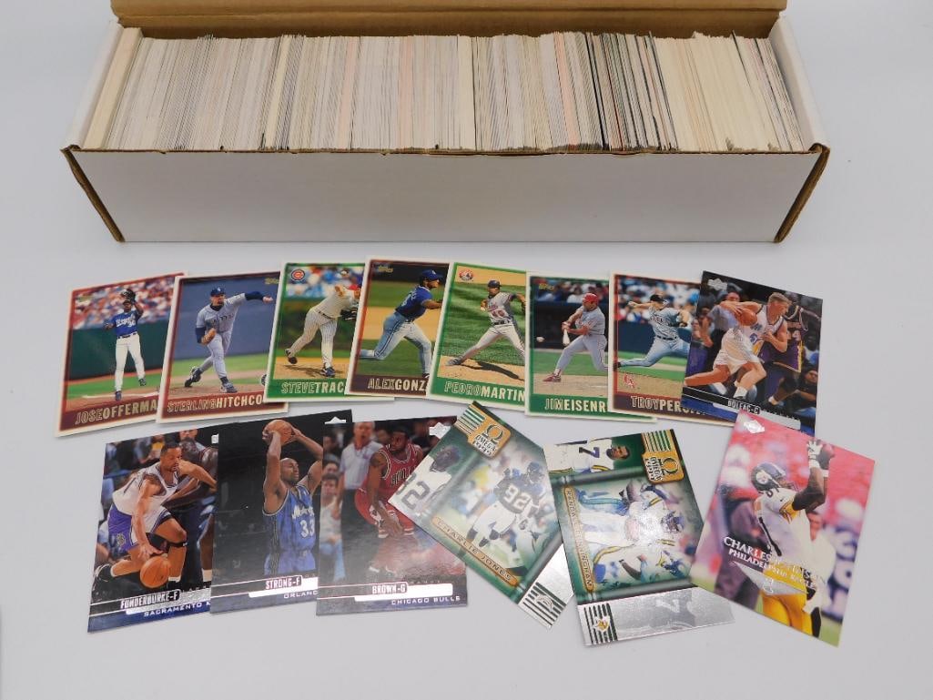 VINTAGE SPORTS TRADING CARDS APPROXIMATELY 800 - 1000 CARDS (1 of 4)