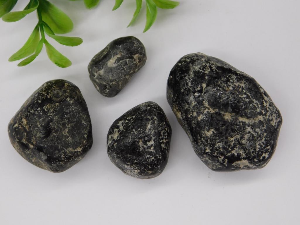 APACHE TEARS ROCK STONE LAPIDARY SPECIMEN (1 of 2)