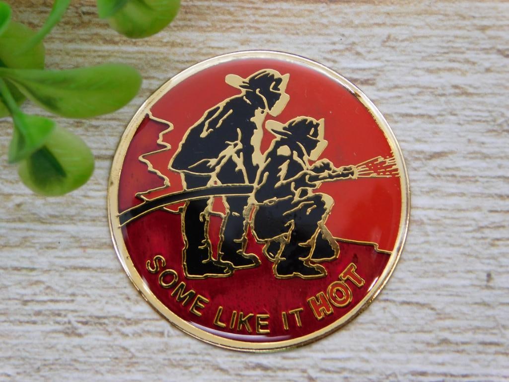 SOME LIKE IT HOT CABOCHON MEDALLION: WELCOME TO HATMAN AUCTIONS! SPECIAL NOTICE: Please see photos for measurements and descriptions. ***Yes, we have in house shipping with MANY REPEAT CUSTOMERS because of our streamlined service. ****We
