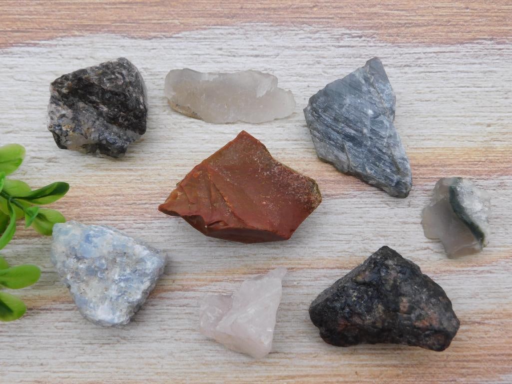 MIXED ROUGH ROCK ROCK STONE LAPIDARY SPECIMEN (1 of 2)