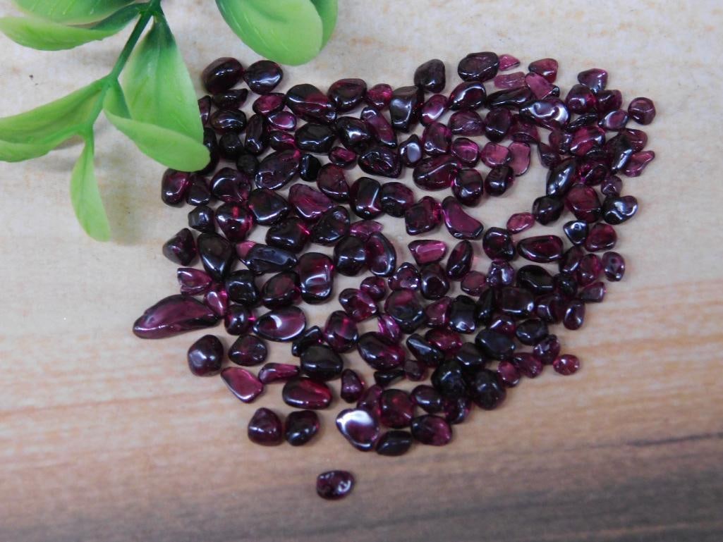GARNET ROCK STONE LAPIDARY SPECIMEN: Garnet Rock Stone Lapidary Specimen ? Authentic estate find offered in our online auction. Perfect for collectors, resellers, and enthusiasts of vintage, antiques, minerals, rocks, crystals, jewelry, 