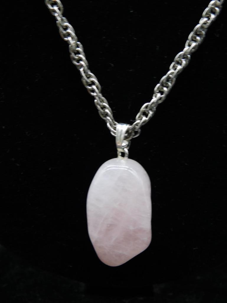 ROSE QUARTZ PENDANT ON CHAIN NECKLACE ROCK STONE LAPIDARY SPECIMEN: Rose Quartz Pendant On Chain Necklace Rock Stone Lapidary Specimen ? Authentic estate find offered in our online auction. Perfect for collectors, resellers, and enthusiasts of vintage, antiques, miner
