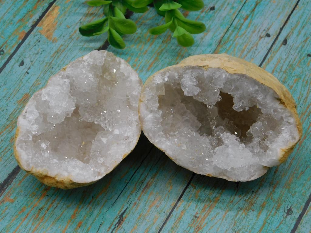 GEODE ROCK STONE LAPIDARY SPECIMEN (1 of 3)