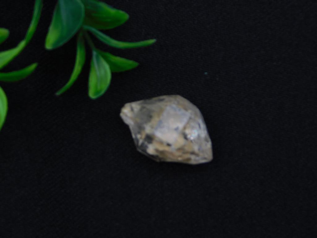 HERKIMER DIAMOND ROCK STONE LAPIDARY SPECIMEN: Herkimer Diamond Rock Stone Lapidary Specimen ? Authentic estate find offered in our online auction. Perfect for collectors, resellers, and enthusiasts of vintage, antiques, minerals, rocks,