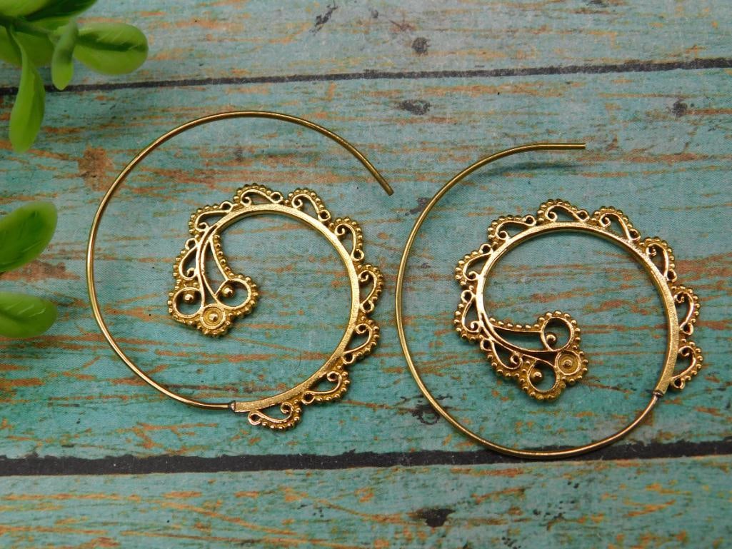SPIRAL HOOP EARRINGS: Spiral Hoop Earrings ? Authentic estate find offered in our online auction. Perfect for collectors, resellers, and enthusiasts of vintage, antiques, minerals, rocks, crystals, jewelry, lapidary, and