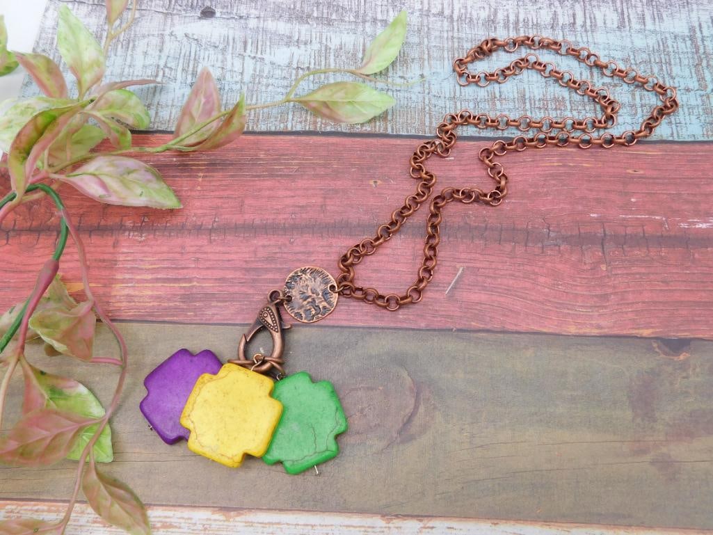 Copper Necklace with Colorful Cross Pendants: Copper Necklace With Colorful Cross Pendants ? Authentic estate find offered in our online auction. Perfect for collectors, resellers, and enthusiasts of vintage, antiques, minerals, rocks, crystals,