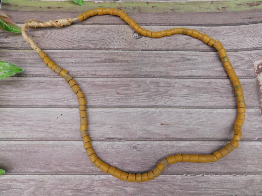 Beaded Necklace With Wooden-Like Beads: Beaded Necklace With Wooden-Like Beads ? Authentic estate find offered in our online auction. Perfect for collectors, resellers, and enthusiasts of vintage, antiques, minerals, rocks, crystals,