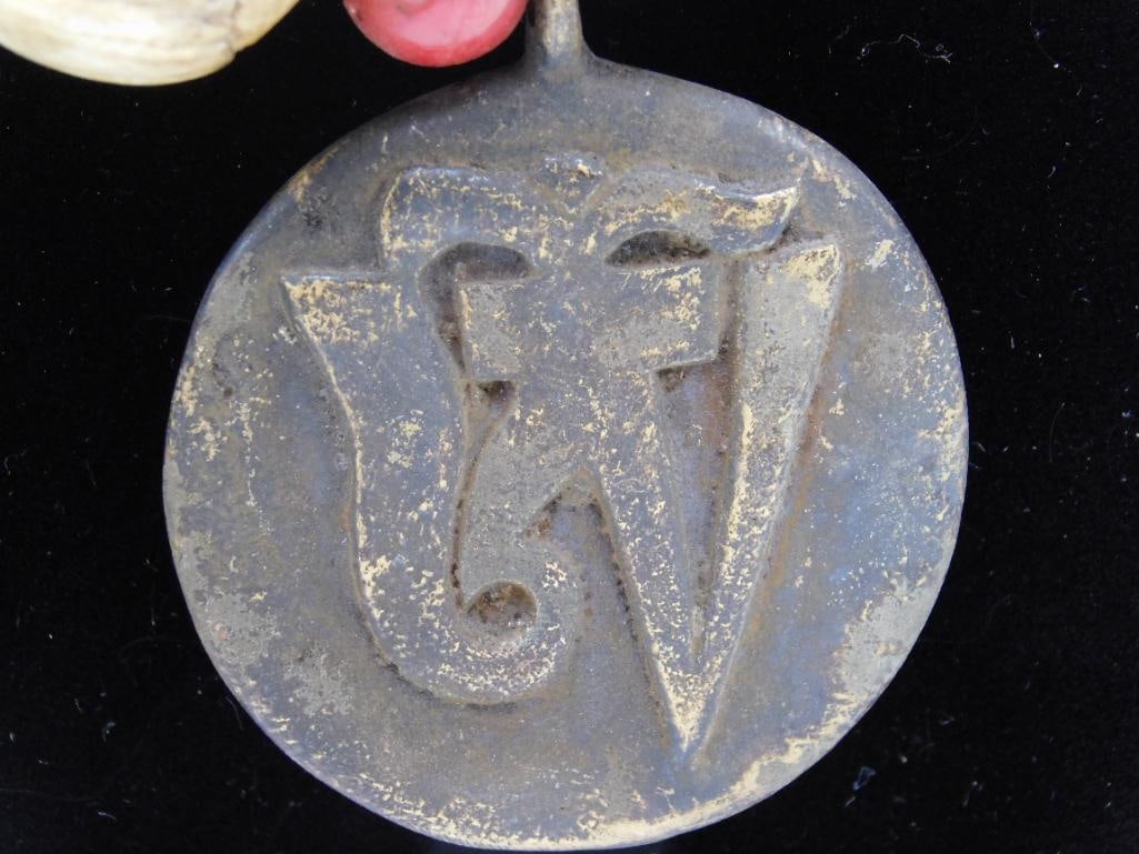 AFRICAN TRADE BEAD NECKLACE: African Trade Bead Necklace ? Authentic estate find offered in our online auction. Perfect for collectors, resellers, and enthusiasts of vintage, antiques, minerals, rocks, crystals, jewelry,