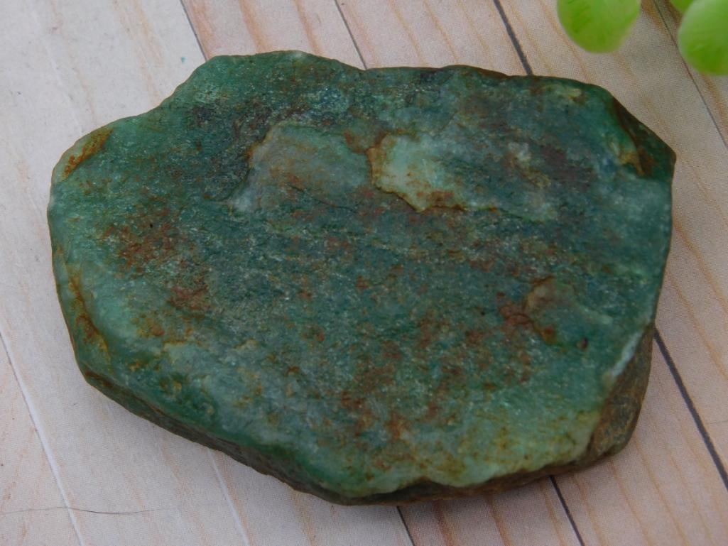 Aventurine Rock Stone Lapidary Specimen: Aventurine Rock Stone Lapidary Specimen ? Authentic estate find offered in our online auction. Perfect for collectors, resellers, and enthusiasts of vintage, antiques, minerals, rocks, crystals,