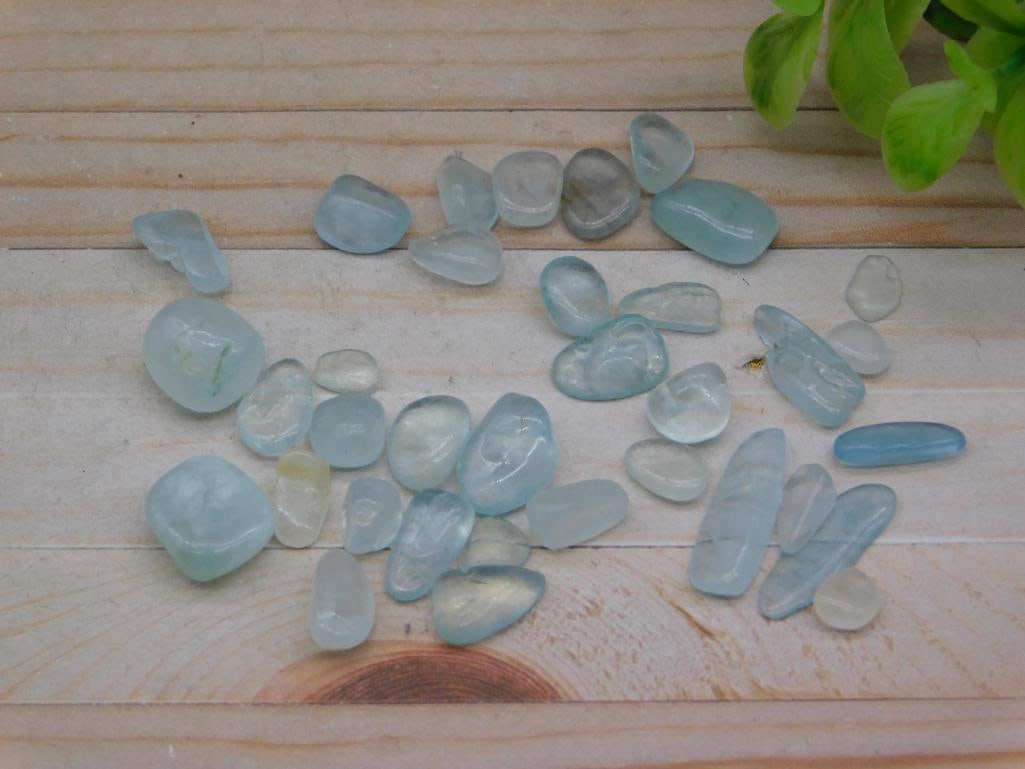 AQUAMARINE ROCK STONE LAPIDARY SPECIMEN: AQUAMARINE ROCK STONE LAPIDARY SPECIMEN