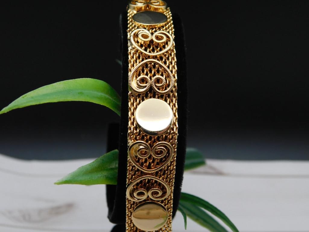 BRACELET (1 of 2)