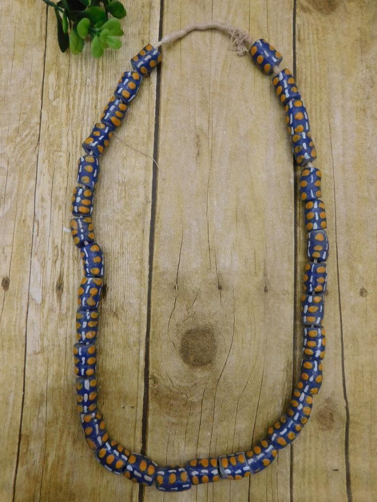 AFRICAN TRADE BEADS ROCK STONE LAPIDARY SPECIMEN: AFRICAN TRADE BEADS ROCK STONE LAPIDARY SPECIMEN