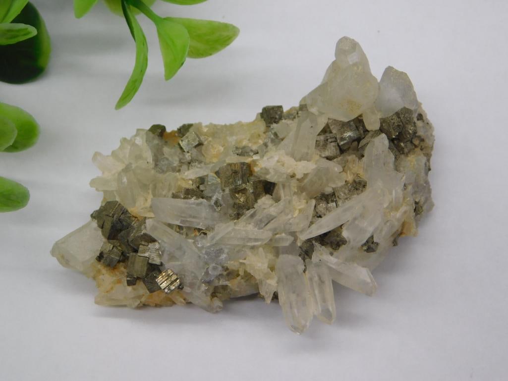 B MIXED MINERAL SPECIMEN ROCK STONE LAPIDARY SPECIMEN: B MIXED MINERAL SPECIMEN ROCK STONE LAPIDARY SPECIMEN