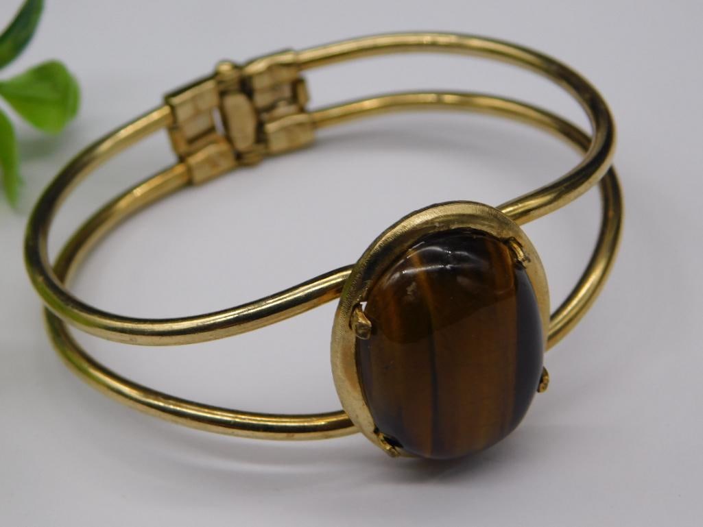 B TIGER EYE CUFF BRACELET ROCK STONE LAPIDARY SPECIMEN: B TIGER EYE CUFF BRACELET ROCK STONE LAPIDARY SPECIMEN
