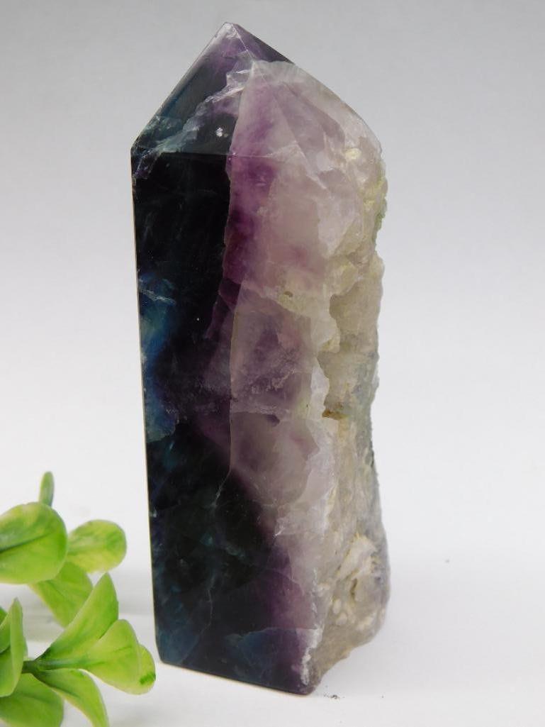B FLUORITE TOWER ROCK STONE LAPIDARY SPECIMEN: B FLUORITE TOWER ROCK STONE LAPIDARY SPECIMEN