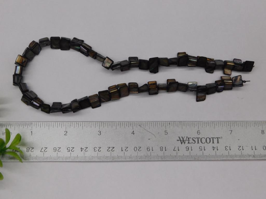 B SHELL BEADS ROCK STONE LAPIDARY SPECIMEN - 3