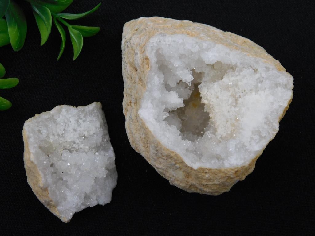 GEODE ROCK STONE LAPIDARY SPECIMEN (1 of 2)