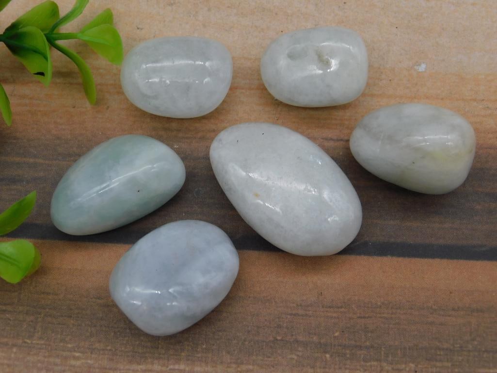 TUMBLED AQUAMARINE ROCK STONE LAPIDARY SPECIMEN: TUMBLED AQUAMARINE ROCK STONE LAPIDARY SPECIMEN