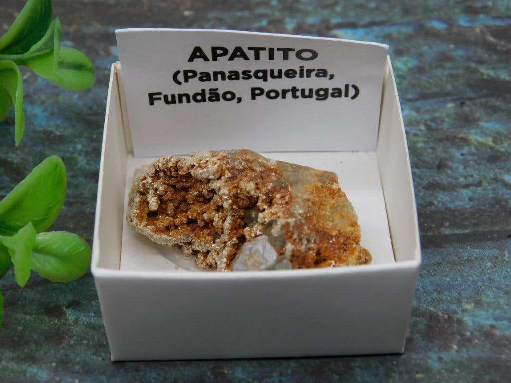 APATITE ROCK STONE LAPIDARY SPECIMEN: APATITE ROCK STONE LAPIDARY SPECIMEN