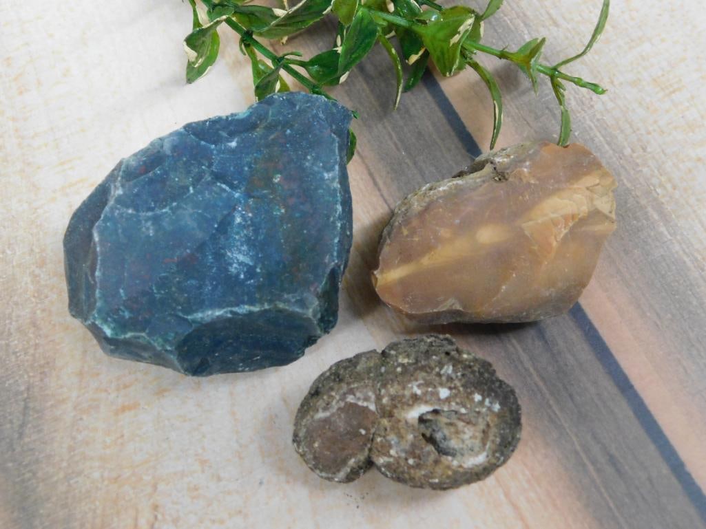 MIXED ROUGH LOT ROCK STONE LAPIDARY SPECIMEN: MIXED ROUGH LOT ROCK STONE LAPIDARY SPECIMEN