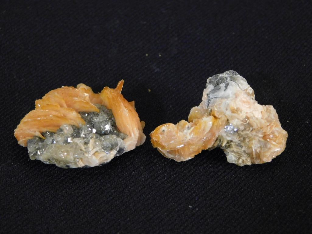 VANADINITE AND BARITE ROCK STONE LAPIDARY SPECIMEN: VANADINITE AND BARITE ROCK STONE LAPIDARY SPECIMEN