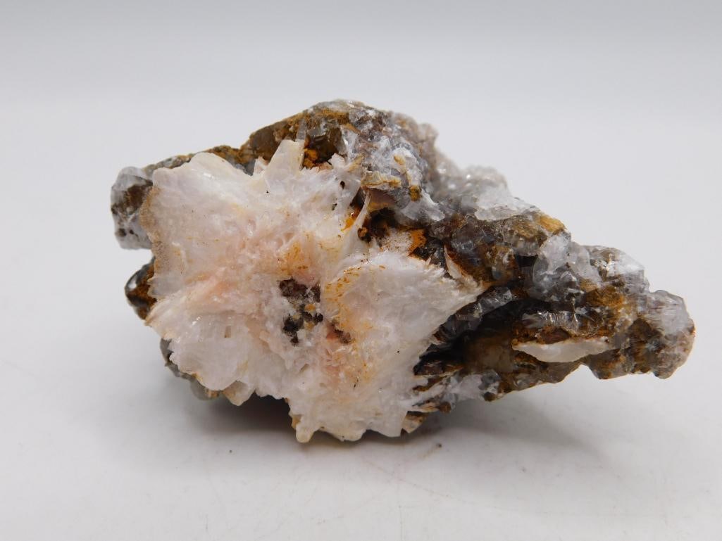 DRUZY QUARTZ ROCK STONE LAPIDARY SPECIMEN: DRUZY QUARTZ ROCK STONE LAPIDARY SPECIMEN