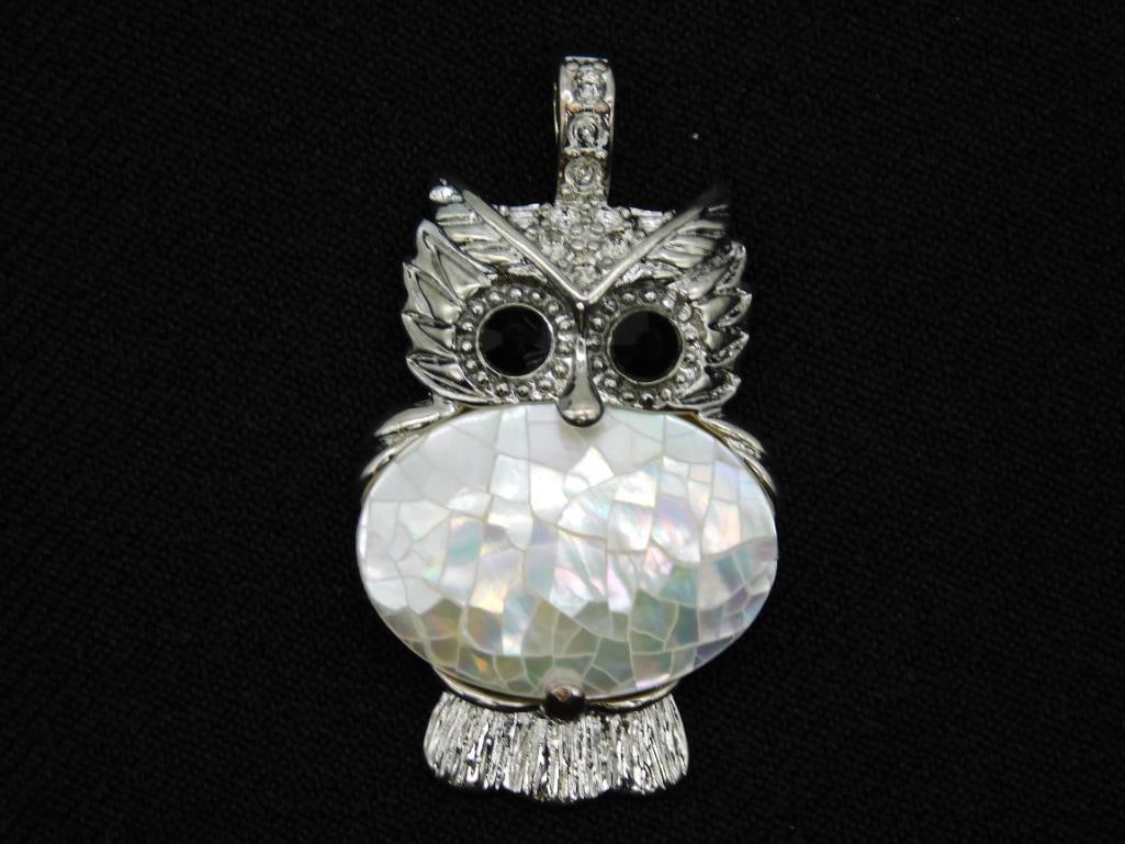 OWL PENDANT ROCK STONE LAPIDARY SPECIMEN: OWL PENDANT ROCK STONE LAPIDARY SPECIMEN