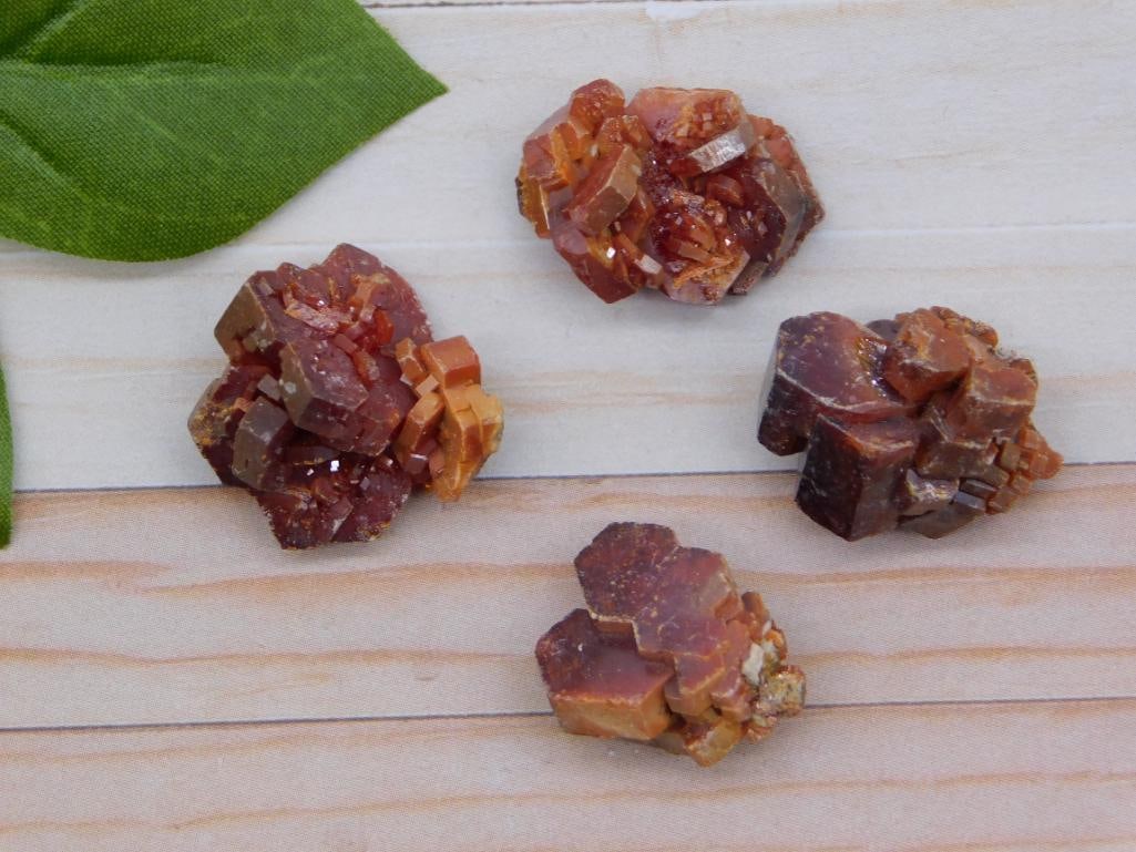GEM VANADINTE 160 CARATS ROCK STONE LAPIDARY SPECIMEN: GEM VANADINTE 160 CARATS ROCK STONE LAPIDARY SPECIMEN