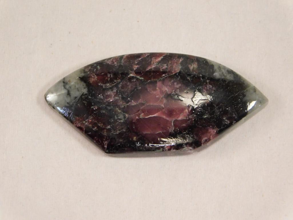 UDOLITE CABOCHON ROCK STONE LAPIDARY SPECIMEN: UDOLITE CABOCHON ROCK STONE LAPIDARY SPECIMEN