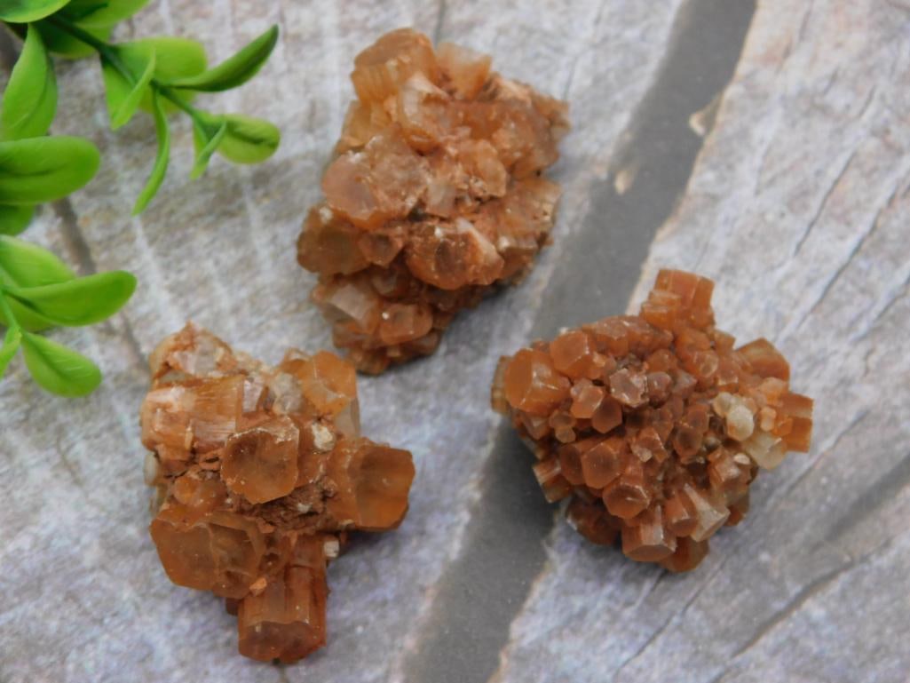 ARAGONITE ROCK STONE LAPIDARY SPECIMEN: ARAGONITE ROCK STONE LAPIDARY SPECIMEN