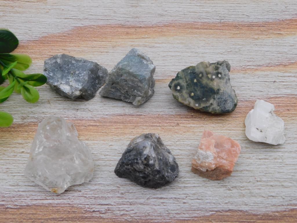 MIXED LOT ROCK STONE LAPIDARY SPECIMEN: MIXED LOT ROCK STONE LAPIDARY SPECIMEN