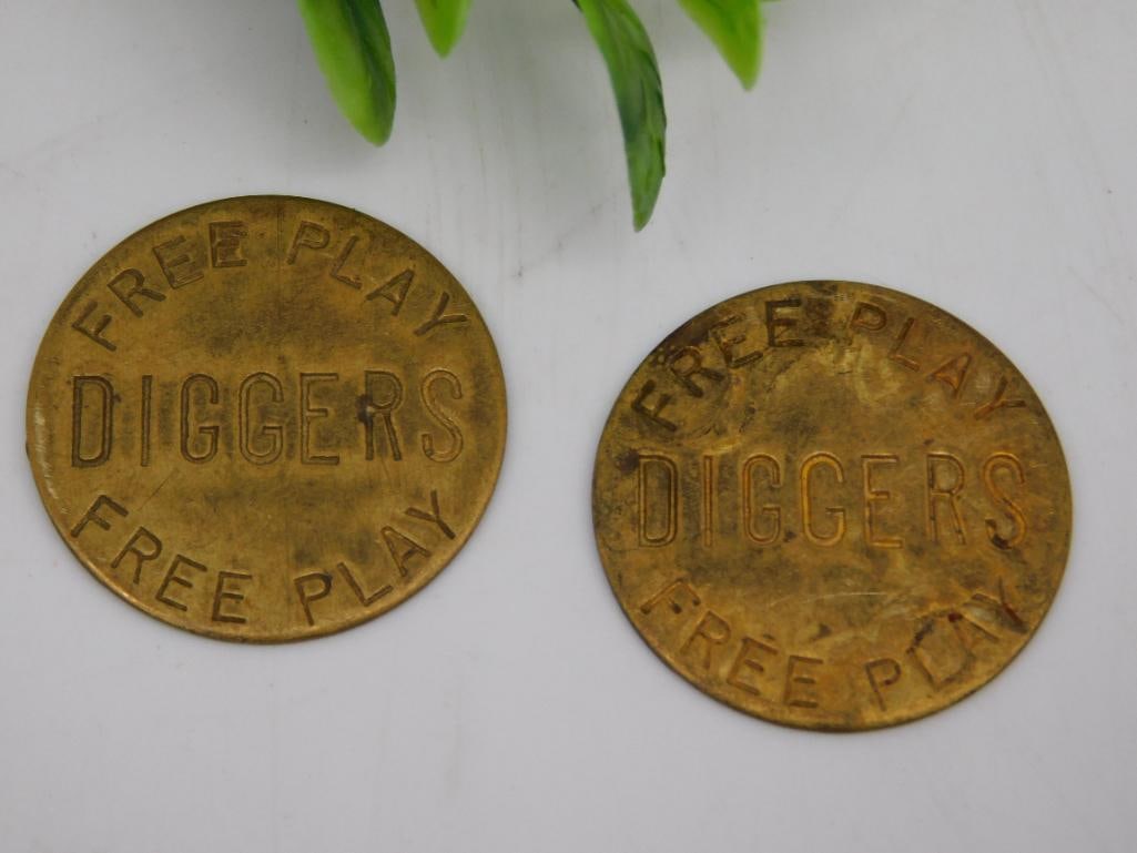 DIGGERS FREE PLAY COINS VINTAGE ANTIQUE: DIGGERS FREE PLAY COINS VINTAGE ANTIQUE