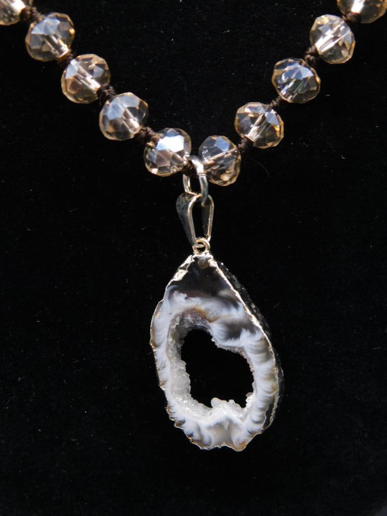 GEODE SLICE PENDANT ON SPARKLE BEAD NECKLACE ROCK STONE LAPIDARY SPECIMEN: GEODE SLICE PENDANT ON SPARKLE BEAD NECKLACE ROCK STONE LAPIDARY SPECIMEN